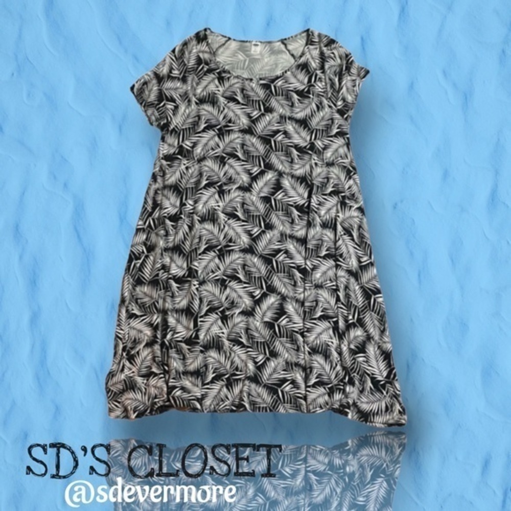 Old Navy Palm Tree Dress, Black and White, size L, EUC